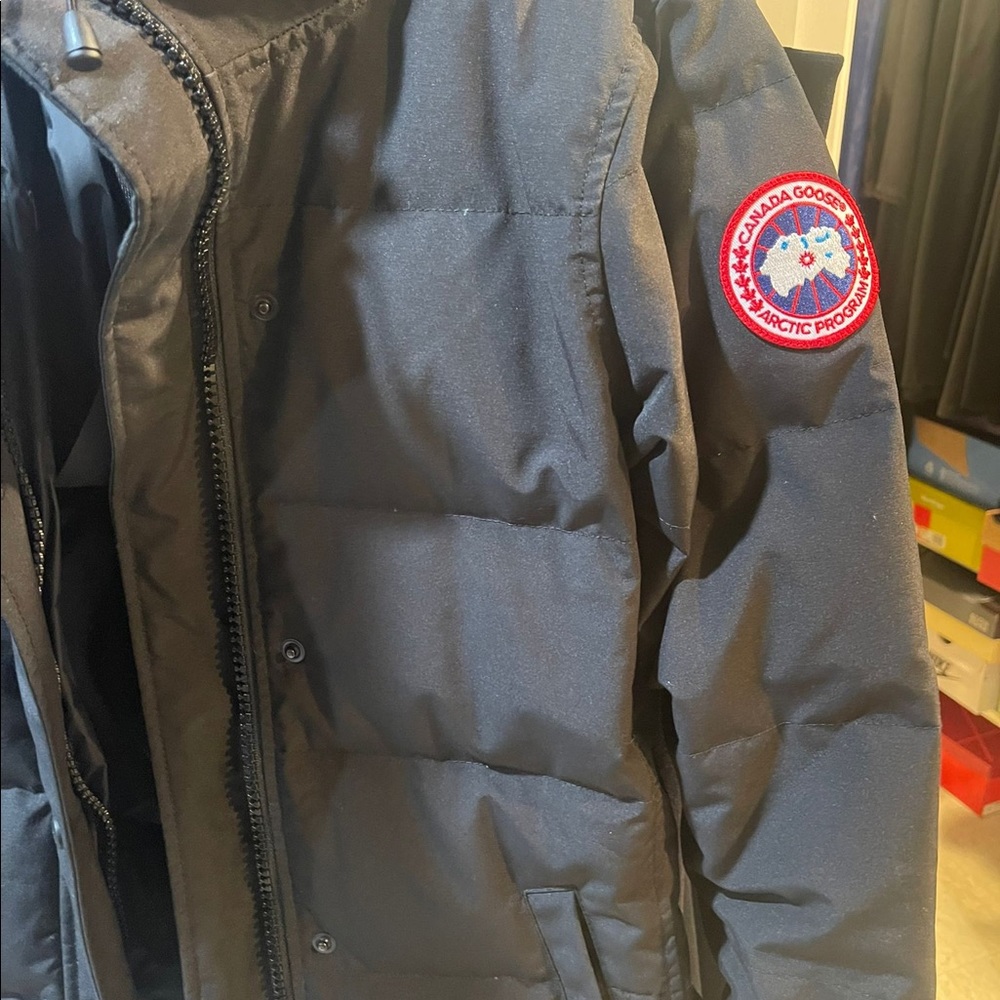 Barely Work Authentic Canada Goose Jacket Size S - image 2